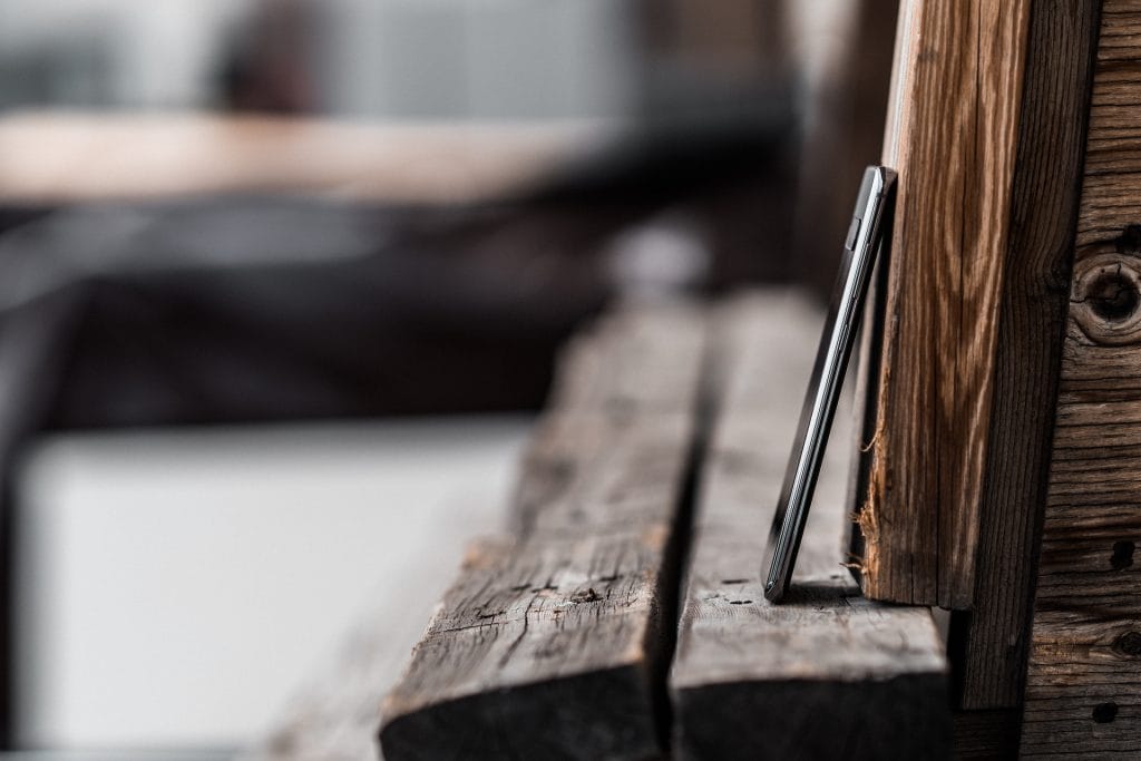 Galaxy S10+ Side View