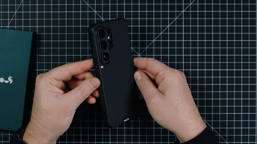MOUS Limitless Aramid Fibre Galaxy S26 Ultra Case Angle View