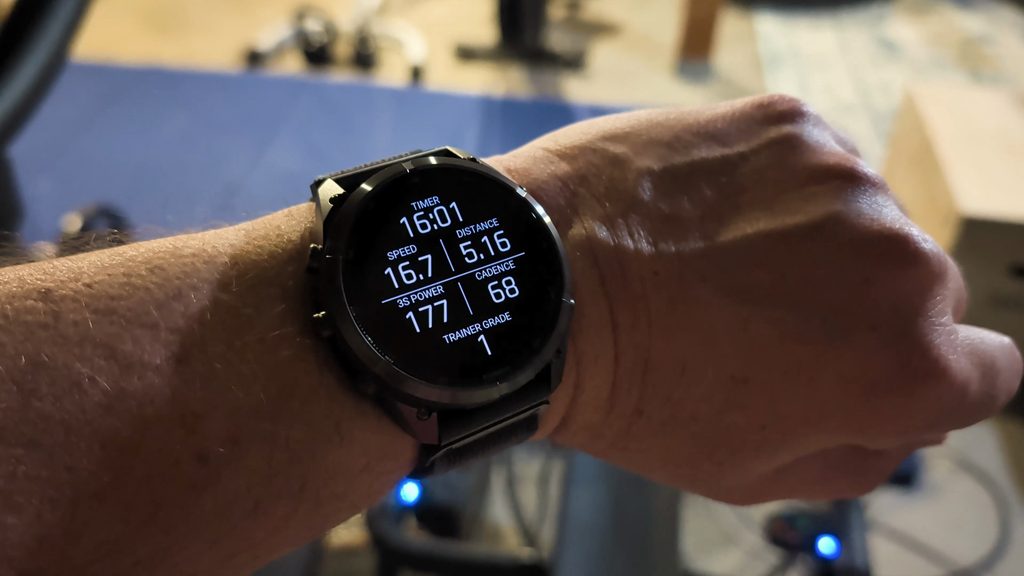 Paging through the Fenix 9 Pro data screens with the buttons
